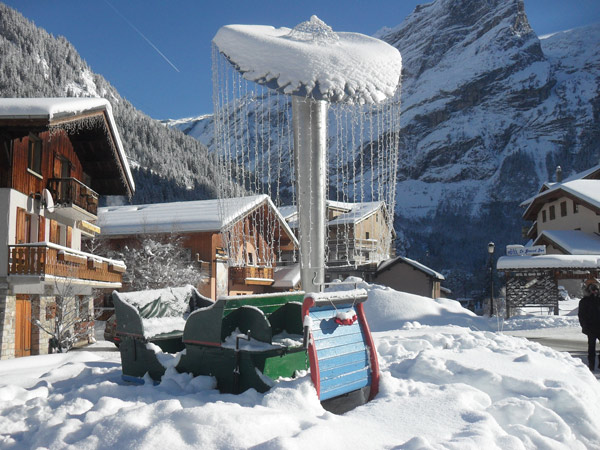 flamme olympique de pralognan la vanoise pres du dome des sonnailles