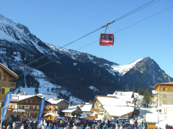 telepherique a pralognan la vanoise pres du dome des sonnailles